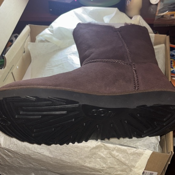 Ugg size 9 brand new - Picture 4 of 5
